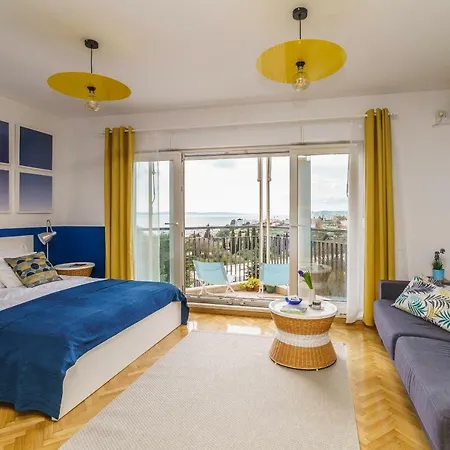 Apartment City Break Dream